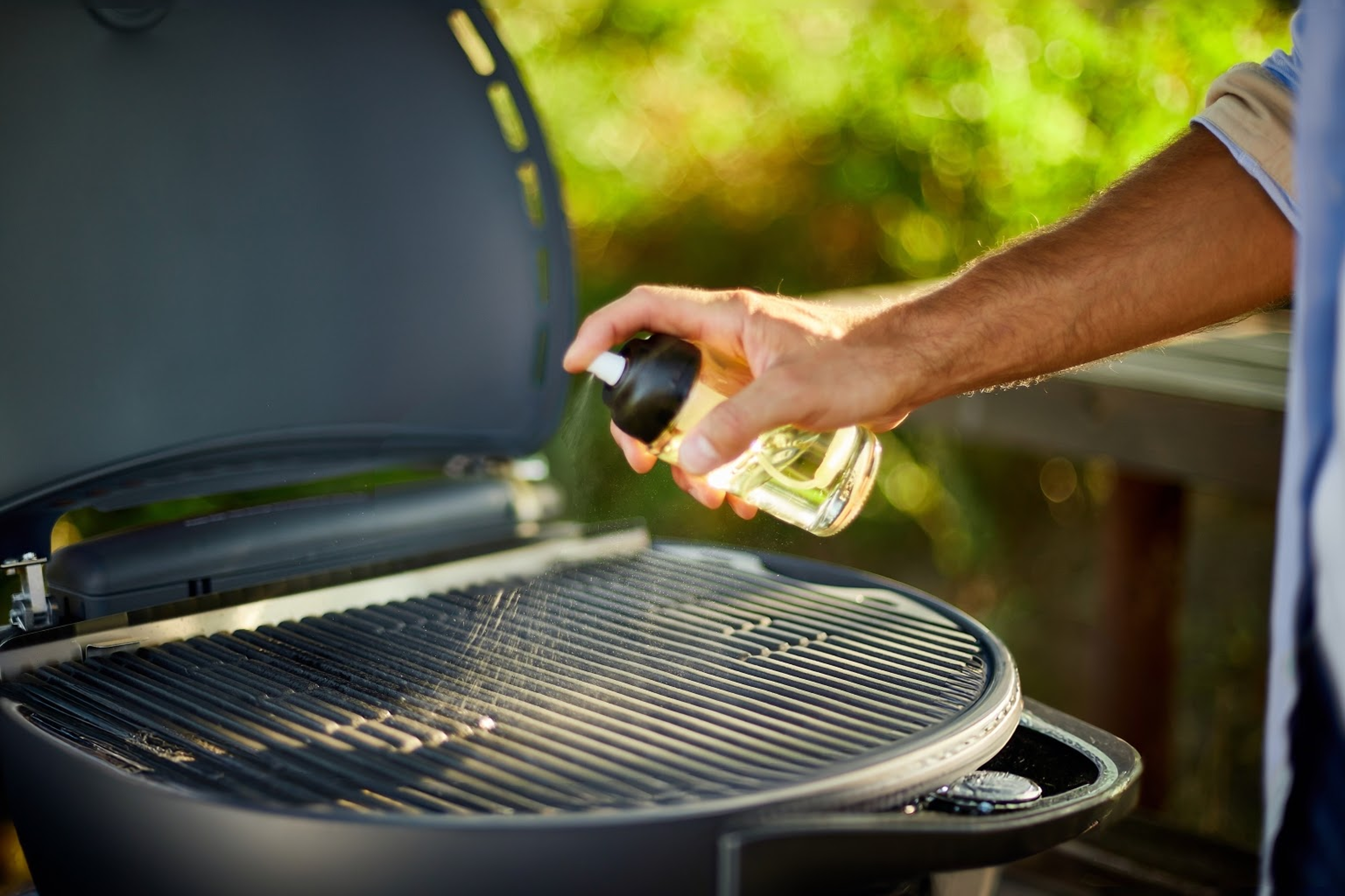 Seasoning a BBQ